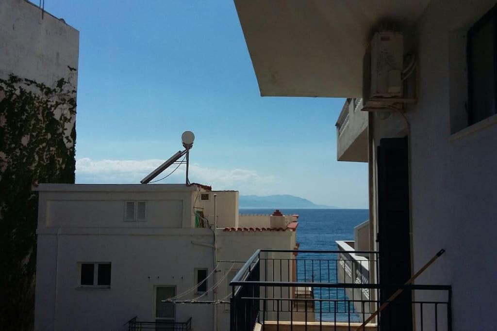 Seaside Family Apartment Loutraki מראה חיצוני תמונה