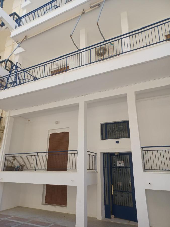 Seaside Family Apartment Loutraki מראה חיצוני תמונה
